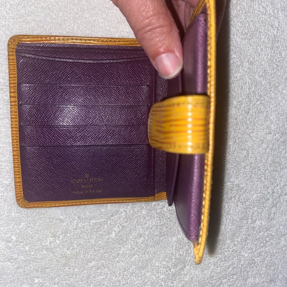 Authentic Louis Vuitton Yellow Epi Snap Wallet - Picture 8 of 13